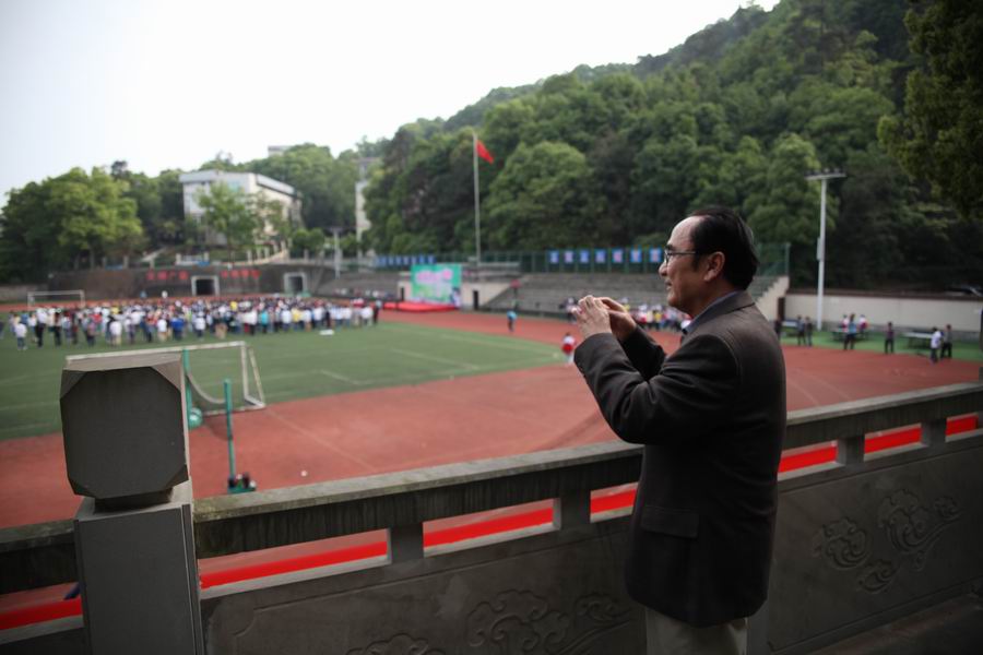 \\"情望校园.jpg"